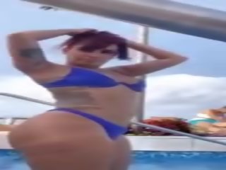 Grand fesses poulette: grand fesses youtube cochon film agrafe 87