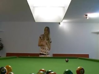 Φονιάς lezzies τρώει χτυπάει billiards